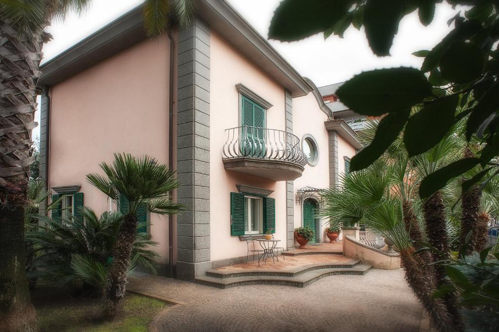 Villa Laura Чистерна-ді-Латіна Екстер'єр фото